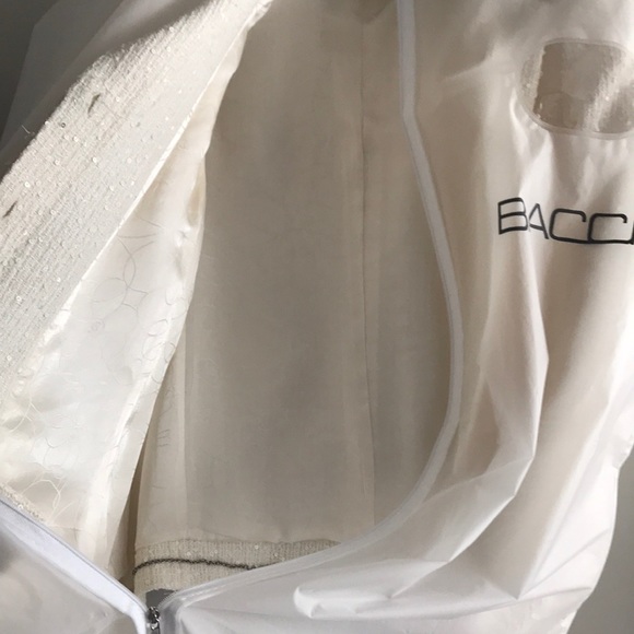 🔥sold🔥Authentic Chanel white sequin blazer-size 38 (med)* - Picture 14 of 16